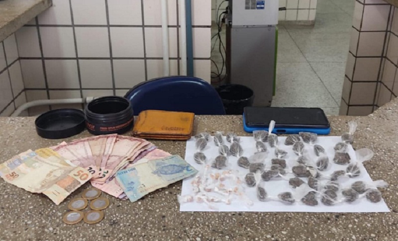 Suspeito de tráfico é preso com drogas e dinheiro no Bairro Irmã Dulce em Teixeira