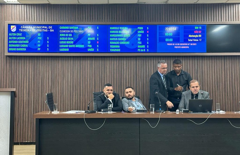 PL 038/2023: Justiça suspende lei que autoriza venda de imóveis públicos em Teixeira de Freitas