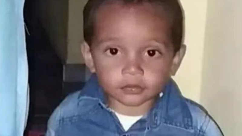Menino de 2 anos morre após comer biscoito com chumbinho