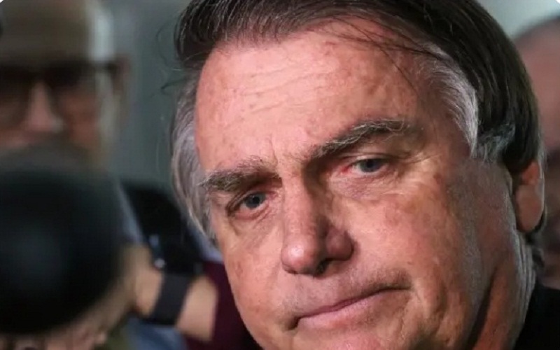 “Levei uma facada nas costas”, diz Bolsonaro após ficar inelegível pelo TSE
