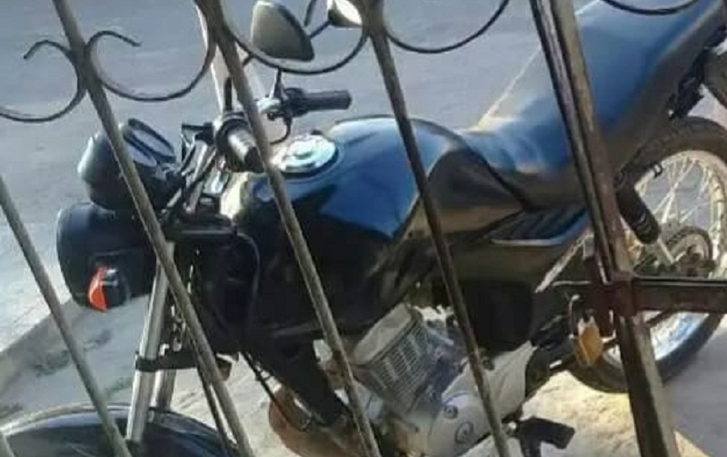 Motocicleta Honda FAN 125 é furtada no Bairro Bela Vista em Teixeira