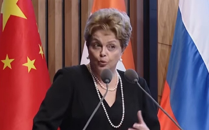 Dilma Rousseff toma posse como presidente do banco dos BRICS