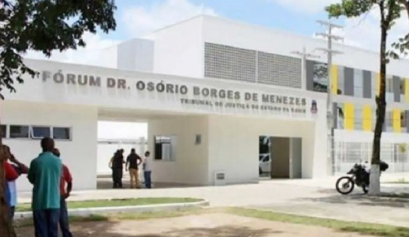 Titular da 1ª Vara Criminal de Porto Seguro cedia veículos de poder público a terceiros e réus, aponta denúncia