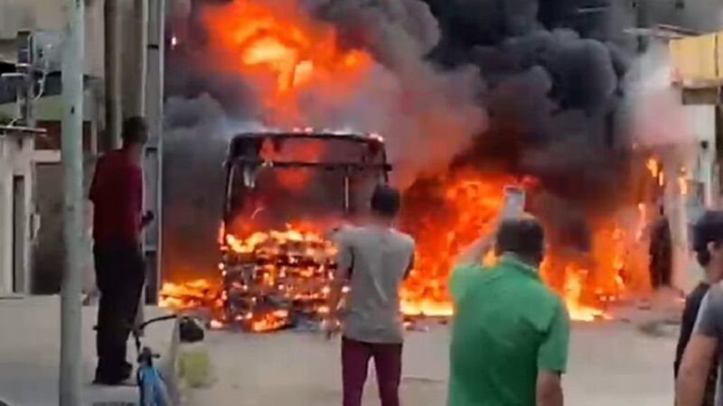 Ônibus do transporte público de Porto Seguro pega fogo durante trajeto