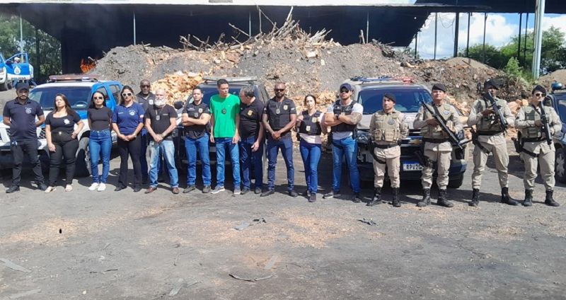 Operação Conjunta: PM e  Civil  incineram 60 quilos de drogas em Teixeira de Freitas