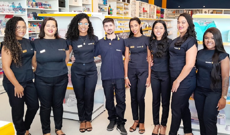 Papelaria Escolar reinaugura sua mais nova loja após 10 anos de serviço em Teixeira de Freitas